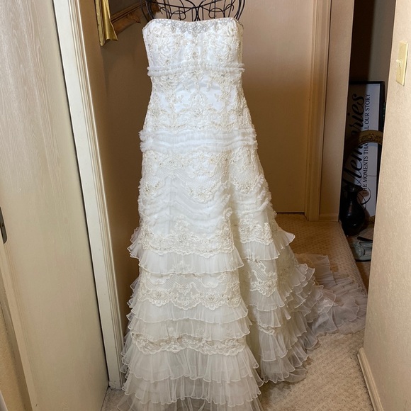 Oleg Cassini Ivory Wedding Dress with Train - Picture 1 of 14